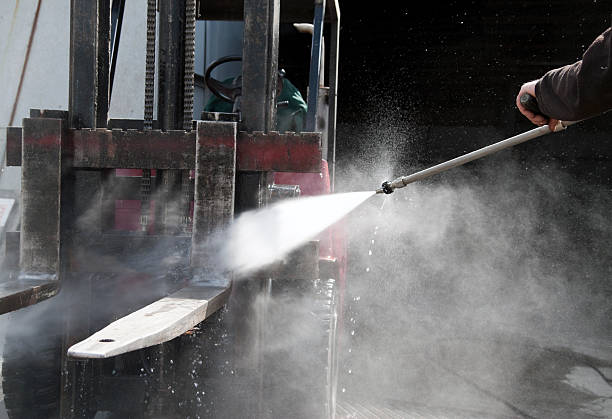 Why Choose Our Certified Pressure Washing Experts for Your Project Needs in Medina, WA?